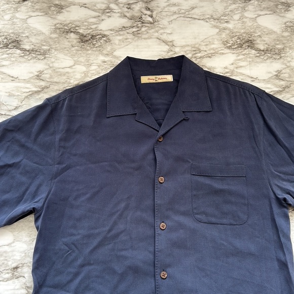 Tommy Bahama 100% silk button down shirt, size small - Picture 3 of 7